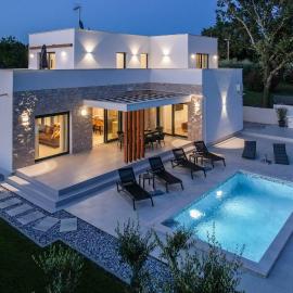 Villa Zanetta pet friendly near Poreč for 6 people with sea view & private pool