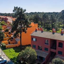 Viesnīca Caparica Golf & Beach Accomodation pilsētā Almada