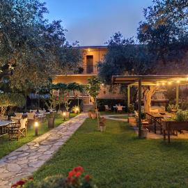Argiro Studios, hotel in Skala Rachoniou