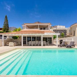 Villa Sabina - 6 bedroom house, Hotel in Adeje