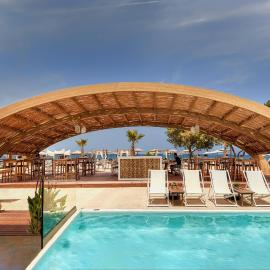Enorme Teatro Beach - Adults Only, hotelli Amoudarassa (Iraklion)