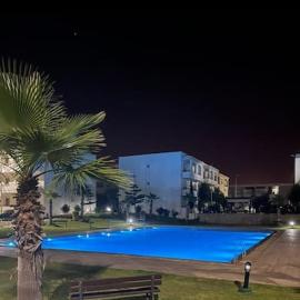 Appartement à Bahia Golf Beach Spacieux de 126 m, hotel in Bouznika