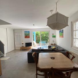 Maison 300 m de la plage avec un bel extérieur