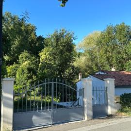 Nickis house, hotel di Saint-Sauvant