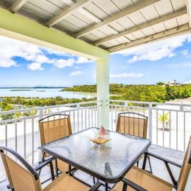 Tropical Jungle Oasis with Lagoon Views, Good WiFi