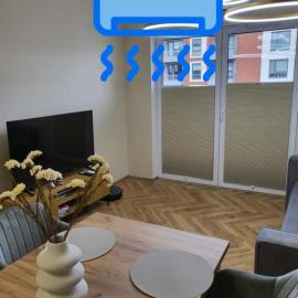 Apartament w Centrum Luksusowy, Klimatyzacja, Full Opcja, Zameldowanie 24h, Duży Parking, Balkon, PlayStation 5, Ekspres, Netflix, Winda, FV, Nowy Budynek