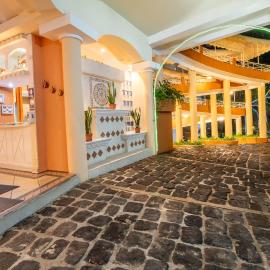 Gran Karmel Hotel, hotel in Santa Cruz Muluá