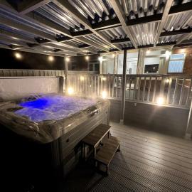 Numero Venti Aparthouse wifi parking Hot Tub Contractor and Group Friendly