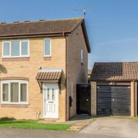 Entire cosy Apartment in a quiet lovely area with parking