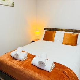 Ashton-U-Lyne Private Ensuite room near Station, hotel in Stalybridge