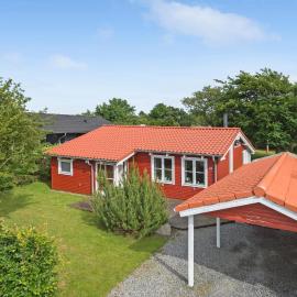 2 Bedroom Beautiful Home In Esbjerg V, hotel u gradu Esbjerg