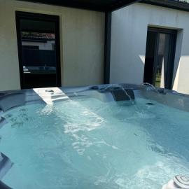 Maison avec jacuzzi et sauna, hotel sa Épinal