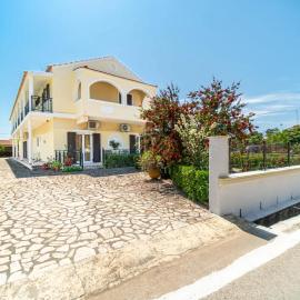 Olga Apartments, hotel in Agios Georgios