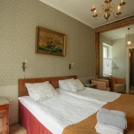 Guesthouse Kadrina Mõis، فندق في Kadrina