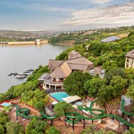Jozini Tiger Lodge & Spa by Dream Resorts: Jozini şehrinde bir otel