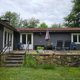 Stuga i naturskönt område i Höör, hotel di Hoor