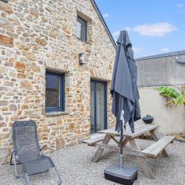 Cozy Home In Creances With Wifi โรงแรมในCréances