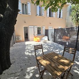 GregBnb - CLIMATISÉ - Studio 17m2 - Terrasse 100m2 - ΔΔΔ