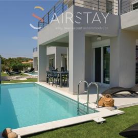 Komos Villas Airport by Airstay, hotel u gradu Artemida