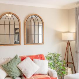 Pottery Place - Pet-friendly Huddersfield House Sleeps 7, hotel in Huddersfield