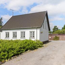 5 Bedroom Gorgeous Home In Østermarie