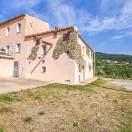 1 Bedroom Cozy Apartment In Longobardi, hotel in Longobardi