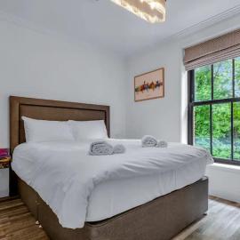Downs View a Tranquil Space for Two - Pass the Keys، فندق في Chartham