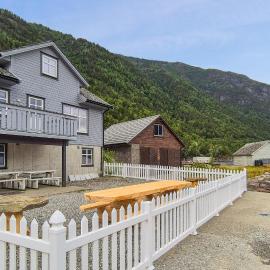 Stunning Home In Vallavik With Wifi, hotel in Djønno