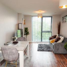 Stylish 2BR Kelham Island Apartment - Self Check-In - Fast WiFi - Smart TV