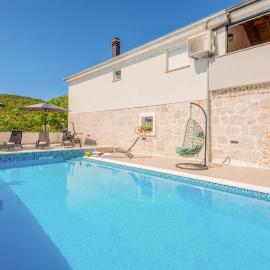 Nice Home In Dobrince