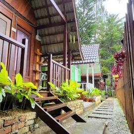 Hillside cottage tulip room with loteng, hotel in Tanah Rata