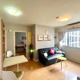 1BR Condo 5 Min to BTS 1000Mbps Fiber Wi-Fi great location