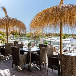 Apartamentos Avenida Tropical by Bossh! Apartments, hotel u gradu Salobrenja