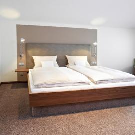 Hotel Am Helmwartsturm, hotel v mestu Andernach