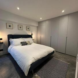 House - Sleeps 4 & Free Parking
