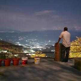 Golden Himalaya Homestay, hotel a Kausani