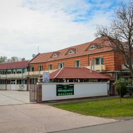 Marex Centar, hotel in Jabuka