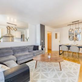 L'îlot Zen- Idéal pour famille-Groupe-Télétravail-highwifi-Aeroport Orly 8min-Paris30min, hotel v destinaci Fresnes