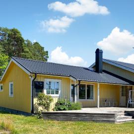 Cozy Home In Löttorp With Wifi, hotel em Löttorp
