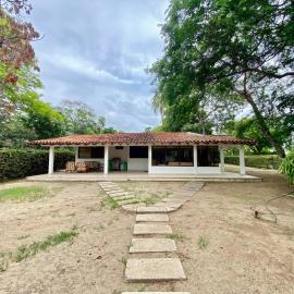 Exclusiva Villa con Salida al Mar