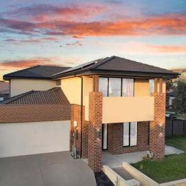 Luxurious 4 Bedroom Home in Prime Location