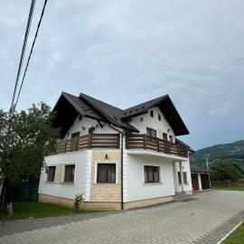 Casa Dacului, hotel en Petrova