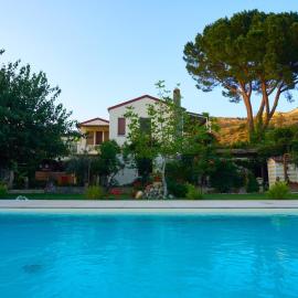 Vida Locrese con piscina salata – hotel w mieście Gerace