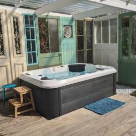 LA KER FRANCINE avec Jacuzzi
