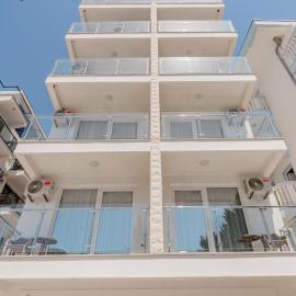 Bliss Apartments, hotel di Sutomore
