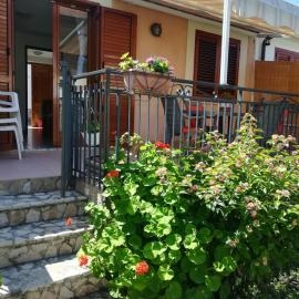 Appartamento con 2 stanze e giardino