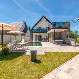 Lovely Home In Debelo Brdo With Sauna, hotel i Debelo Brdo