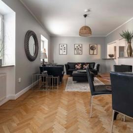 Spacious and central 4BDR apartment