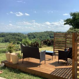 Le Petit Jardin, hotelli kohteessa Estampes