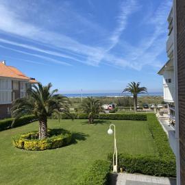 Apartamento con vistas al Mar playa Berria-Santoña, hotelli kohteessa Santoña